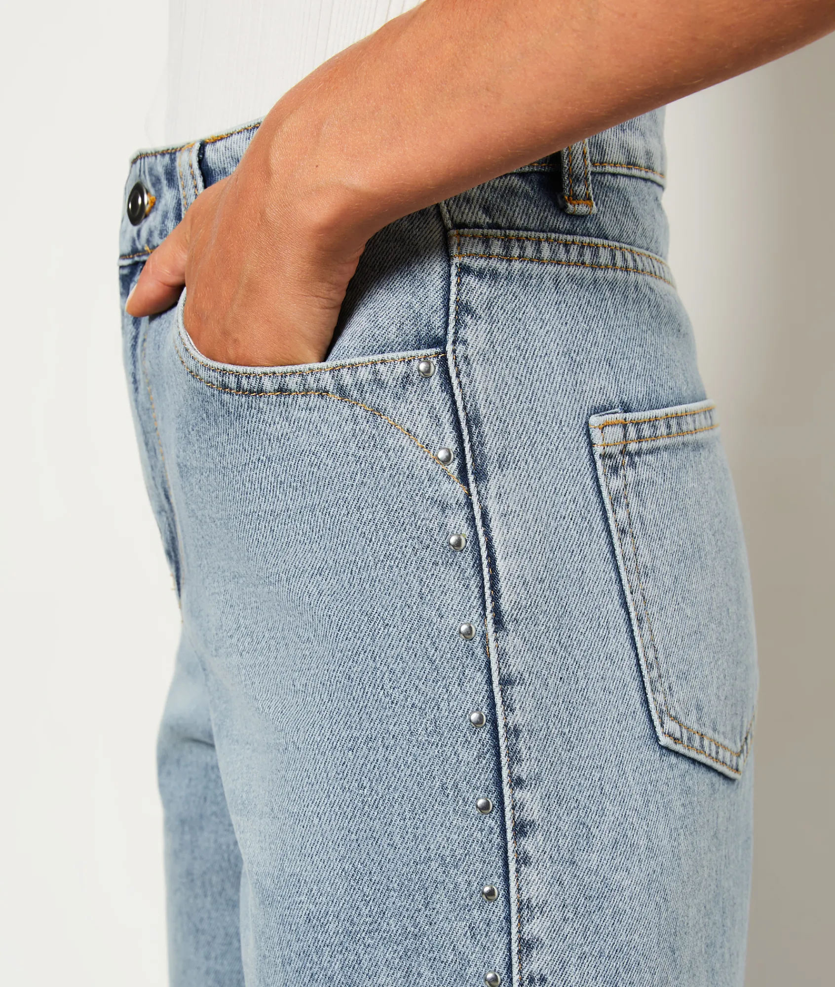 Online Jean coupe droite avec clous Pantalons Droits