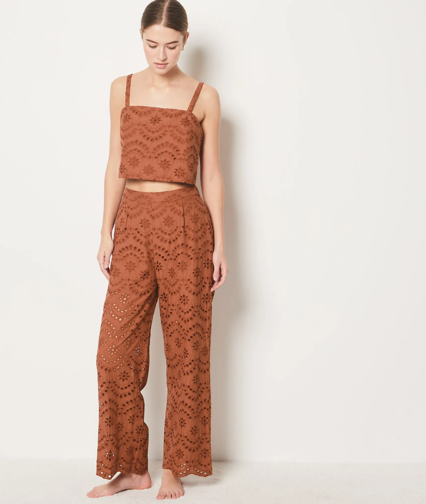 Cheap Pantalon broderie anglaise Tuniques Et Robes De Plage